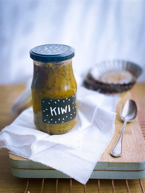 Spicy kiwi jam recipe - Marta in the jar - Quick and easy