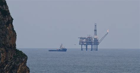 Oil Rig Platform at Sea · Free Stock Photo