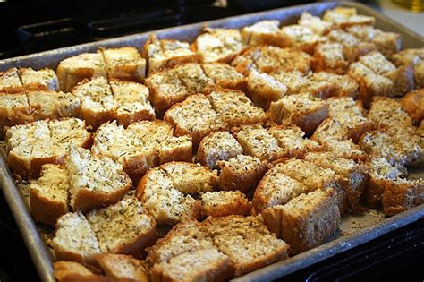 Homemade Croutons from Frozen Stale Bread {Vegan} - VeggieConverter | Croutons homemade, Stale ...