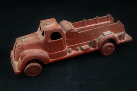 Vintage 1920's-30's Cast Iron Toy Firetruck | Good Ole Tom's