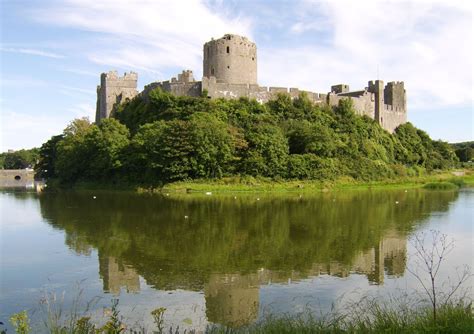 Pembroke - castle - Ancient and medieval architecture