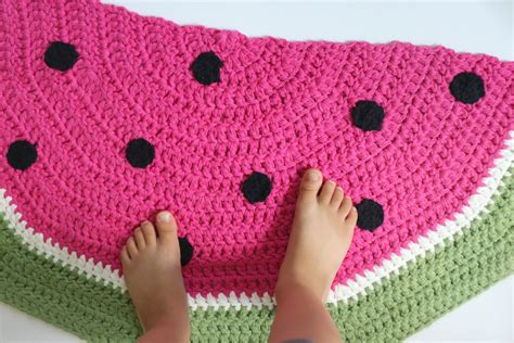 Half Circle Watermelon Rug Crochet Pattern - sigoni macaroni