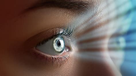 Smart Contact Lenses Keep an Eye on Health - IEEE Pulse