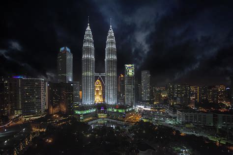 Klcc - Klcc Putting Kl On The Global Map Tun Razak Exchange - fineartsmusicandplaces