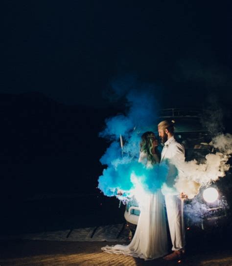 Ways to Pull Off Those Color Smoke Bombs in Your Wedding Photos