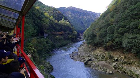 Sagano Romantic Train - TokyoStreetView