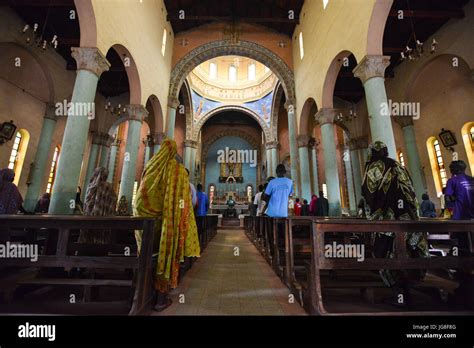 Wau, Wau, South Sudan. 4th July, 2017. South Sudanese IDP people pray ...