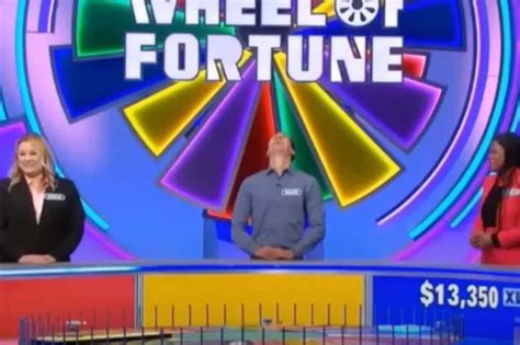 Wheel of Fortune contestant loses $13,000 holiday prize due to blunder over song title - Mirror ...