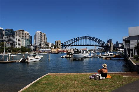 Australia Economy Surges Into 2021 With Cashed Up Households - Bloomberg