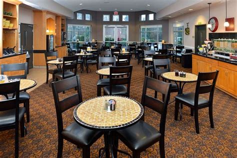 COMFORT SUITES AIRPORT TUKWILA - Updated 2018 Prices & Hotel Reviews ...