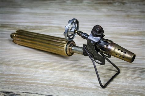 Fotos gratis : Steampunk, munición, arma de fuego, quemador de gas, Accesorio de pistola ...