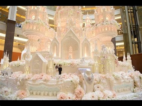 Worlds Biggest Wedding Cake