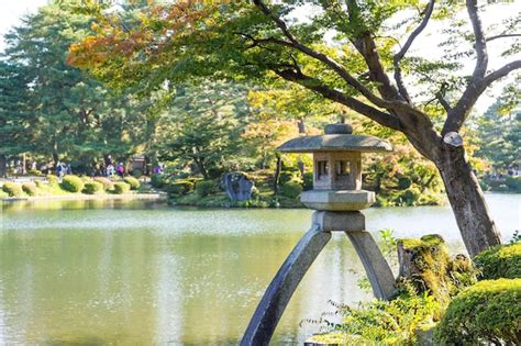 Premium Photo | Kenrokuen garden in kanazawa