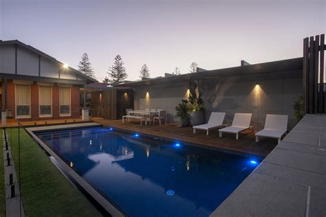 Glenelg East - Elite Pools & Landscapes