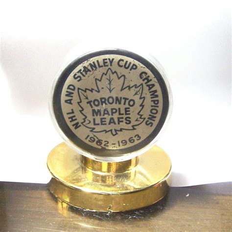 REALLY RARE 1962-63 Toronto Maple Leafs Stanley Cup Champions Puck Very Nice