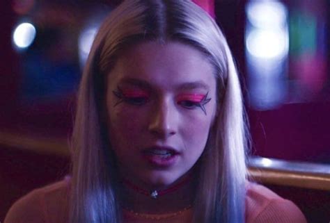 All the“Euphoria” Makeup Looks From Season One & What They Mean | Scene ...