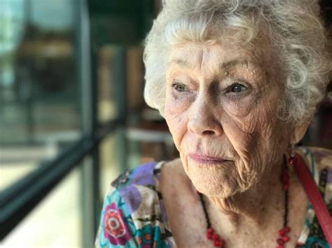 A 95-year-old woman shared her experience of escaping from Camp Fire ...