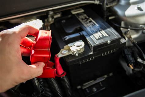 Simple tips to prevent a flat battery in a car - Green Flag