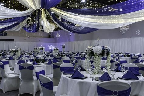 Planning The Perfect Royal Blue Wedding Reception - jenniemarieweddings