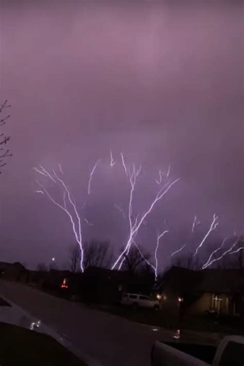 Shocking video shows insane ‘upward’ lightning electrify the night sky ...