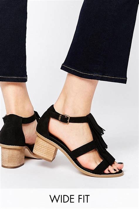 31 Legitimately Cute Shoes For Ladies With Wide Feet