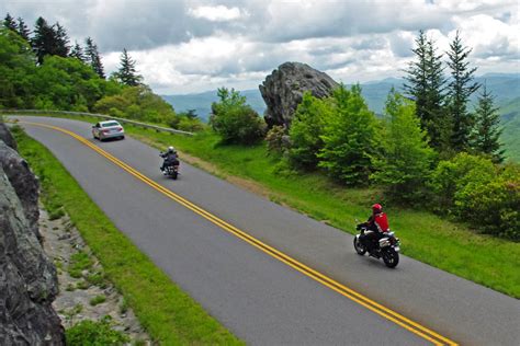 Motorcycle Riding on the Blue Ridge Parkway – Safety Tips | Smoky Mountain Motorcycle Rider