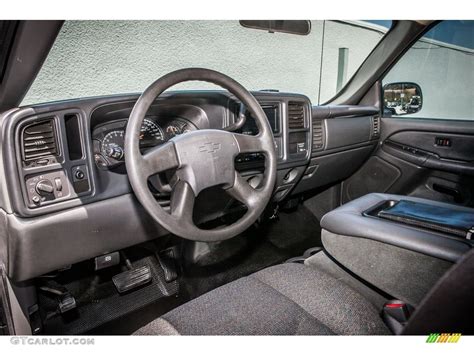 Dark Charcoal Interior 2004 Chevrolet Silverado 2500HD Regular Cab Photo #80390659 | GTCarLot.com