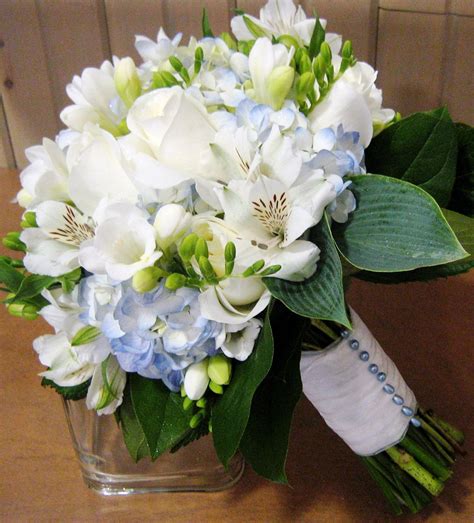 Luxury Small Bouquet Delivery – Beautiful Flower Arrangements and Flower Gardens