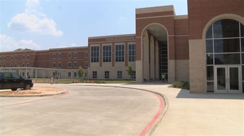 Hundreds celebrate opening of new Boulter Middle School campus | cbs19.tv