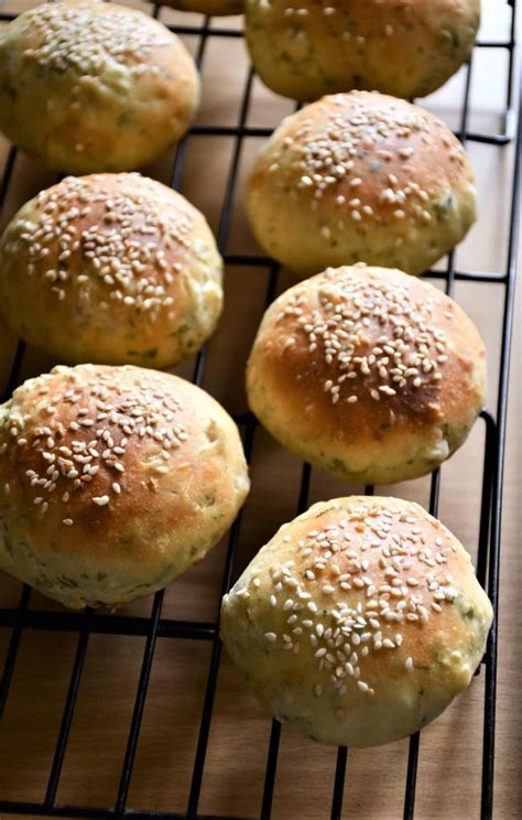 Iyengar Bakery Khara Bun Recipe – Gayathri's Cook Spot