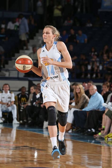 Allie Quigley #14. Chicago Sky. Guard. | Female athletes, Basketball ...