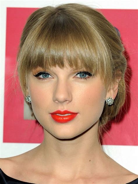 The Best (and Worst) Bangs for Oval Faces | Oval face bangs, Taylor swift hair, Oval face hairstyles