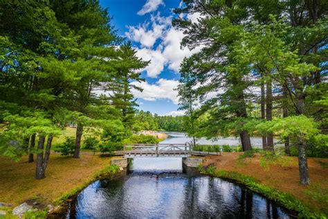 10 State Park Trails In New Hampshire That Are Perfect For Winter Hikers