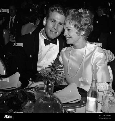 Ryan O'Neal and Joanna Moore Circa 1960's Credit: Ralph Dominguez/MediaPunch Stock Photo - Alamy