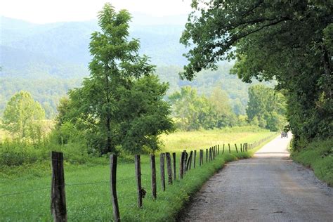 Nashville to Great Smoky Mountains road trip - How to book your trip