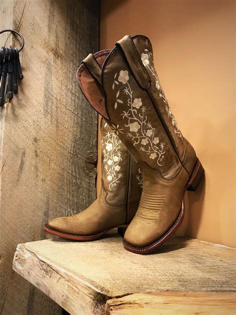 Women's Floral Embroidery Cowgirl Square Toe Boots ( Tan ) - El Potrerito #WeddingShoes | Cute ...