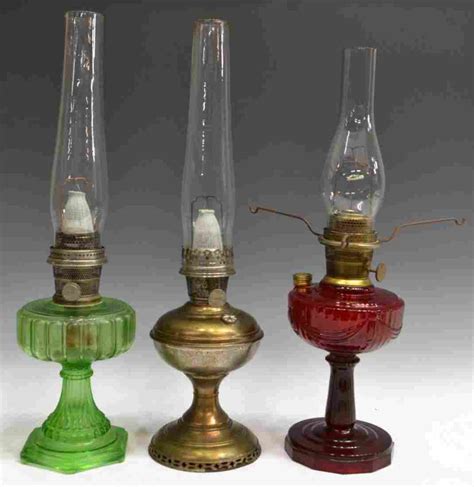 (3) VINTAGE ALADDIN KEROSENE LAMPS, MODELS B & 6 - Mar 30, 2013 | Austin Auction Gallery in TX