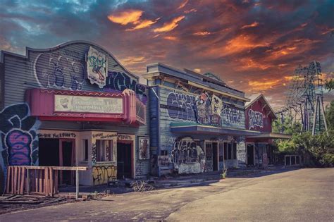 Tour this abandoned Six Flags theme park in Louisiana - Old Things