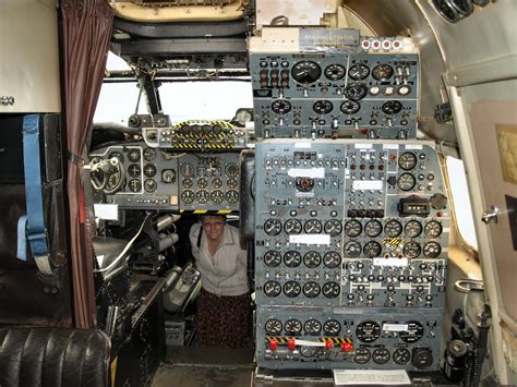 Looking toward the cockpit of Avro Shackleton MR.3 WR977 f… | Flickr