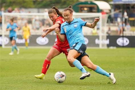 Australian forward Caitlin Foord secures move to Arsenal Women - SheKicks