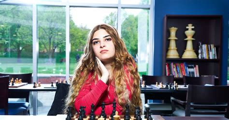 Chess Simul with Dorsa Derakhshani in St Louis at Pulitzer Arts