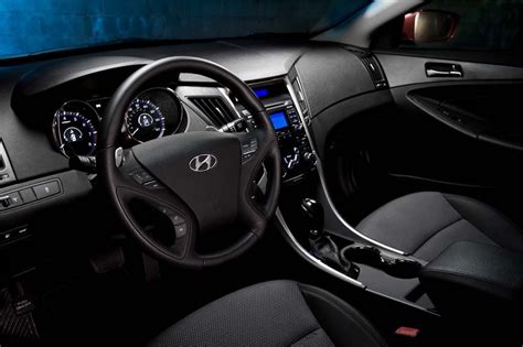 2011 Hyundai Sonata interior | The Detroit Bureau