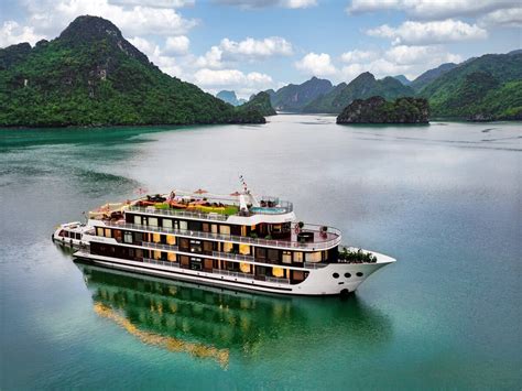 Dora Cruise Halong Bay: Reviews, Itinerary and Prices