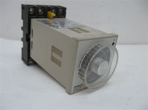 Omron E5C2-R Temperature Controller W/Base