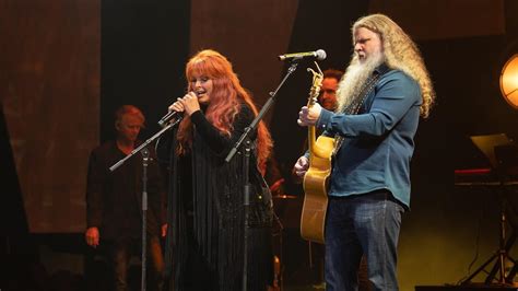 Wynonna Judd and Jamey Johnson perform "Golden Ring" | Great ...