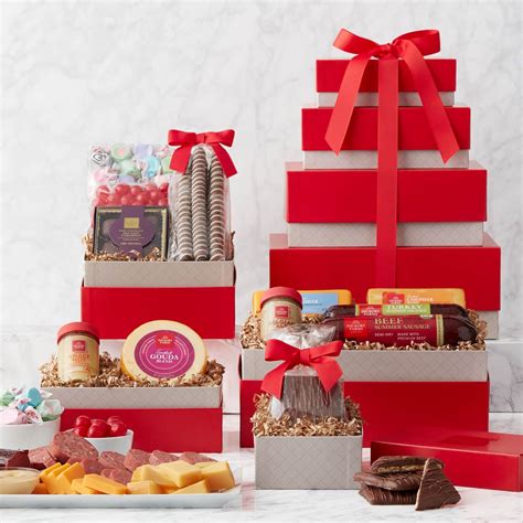 16 Best Christmas Gift Baskets Everyone Will Love [2022]