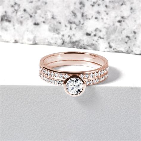 Bezel Diamond Engagement Ring in Rose Gold | KLENOTA