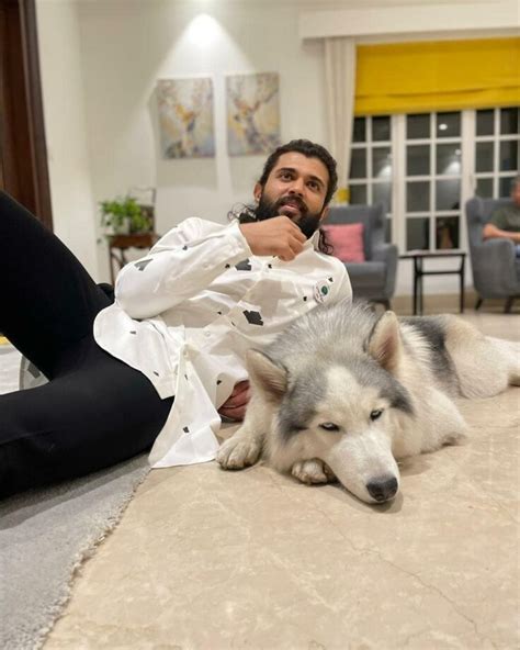 Times When Vijay Deverakonda Shared Cozy Moments With Pet Dog Storm ...