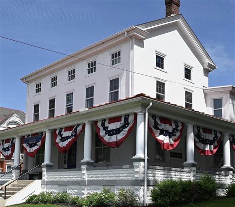 ‘Fall Into History’ With This Greater Philly Historical Site Tour ...