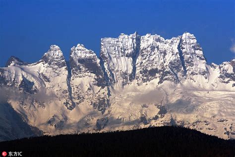 Meili Snow Mountain:Godlike snow mountain in China (4) - People's Daily Online